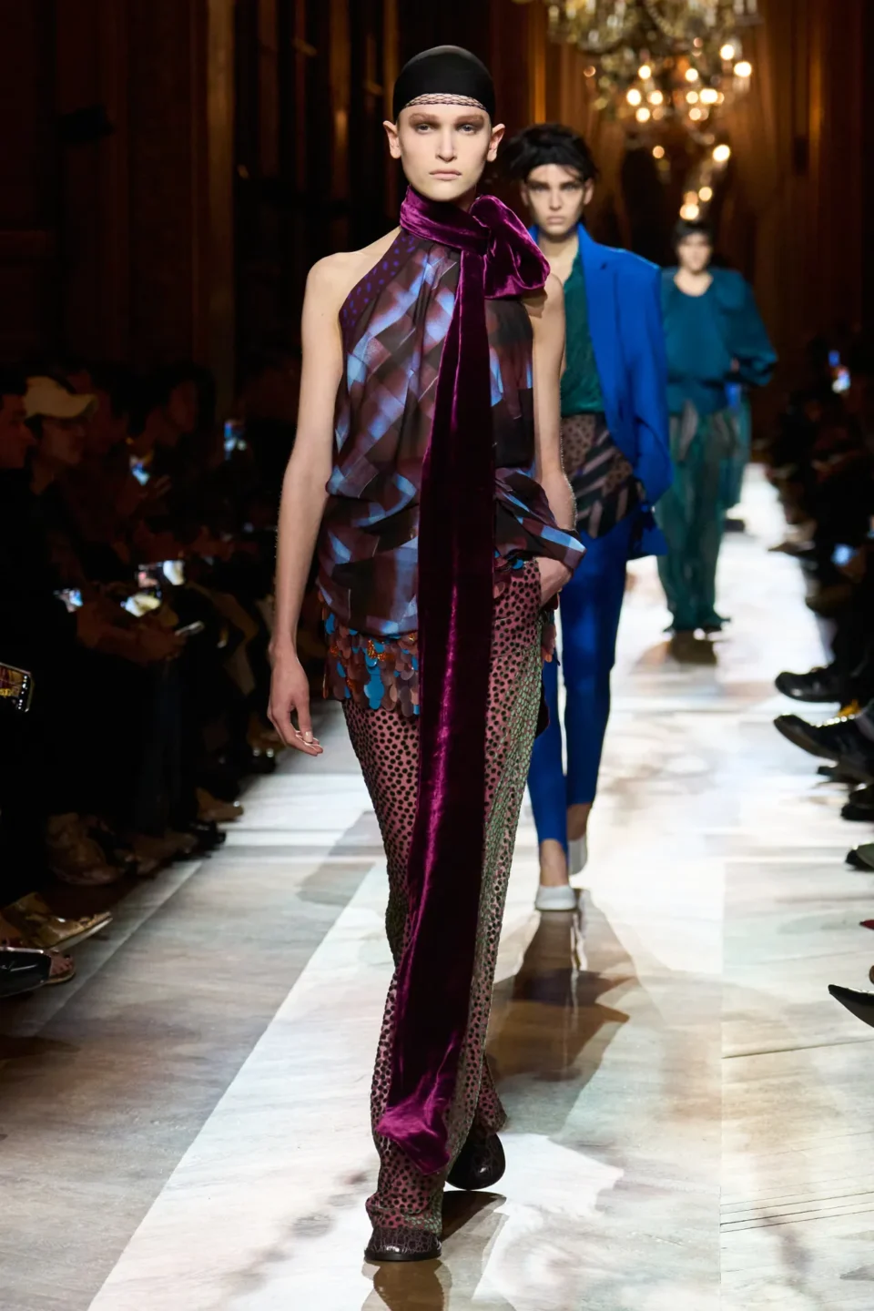 00042-dries-van-noten-fall-2025-ready-to-wear-credit-gorunway