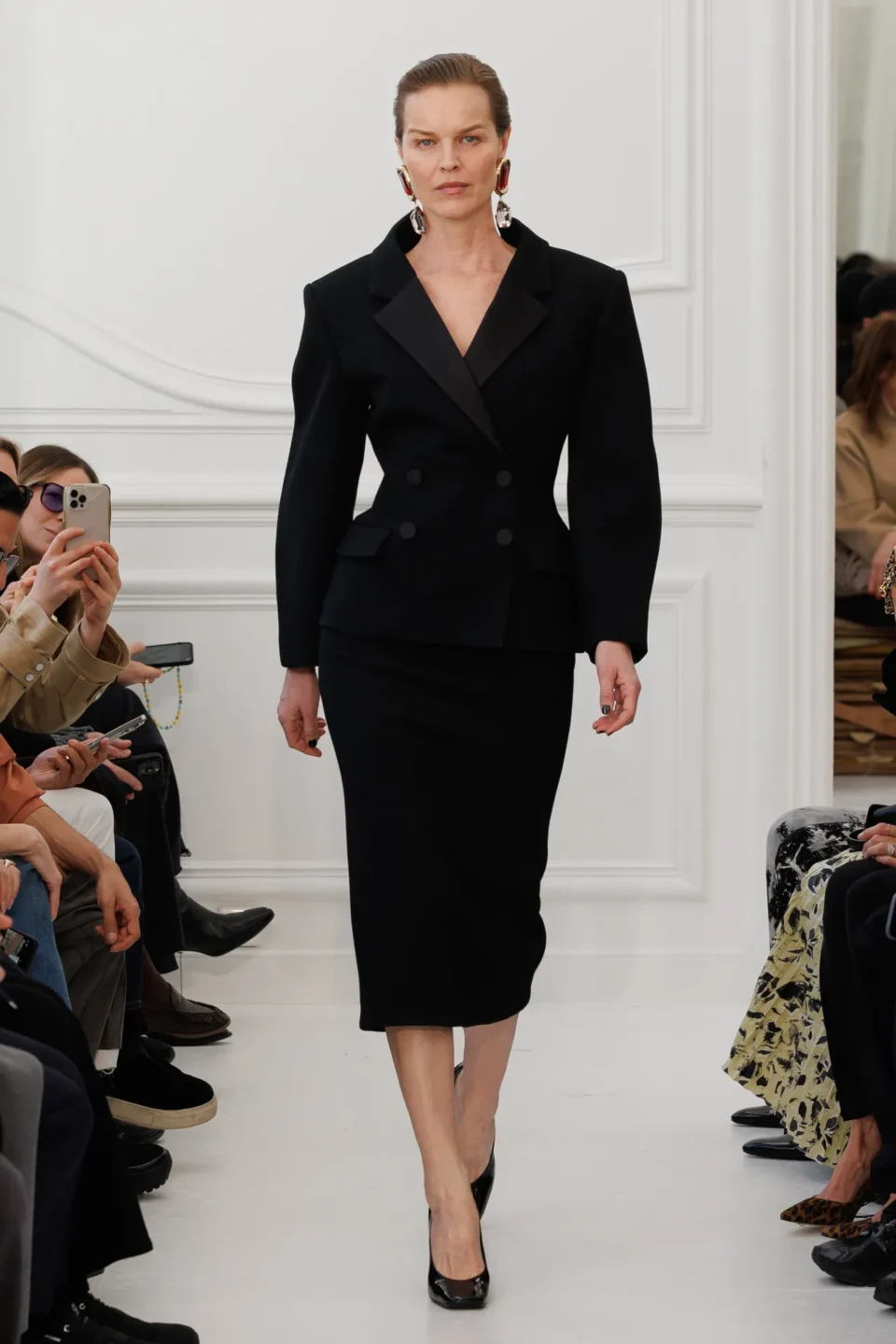 00042-givenchy-fall-2025-ready-to-wear-credit-brand