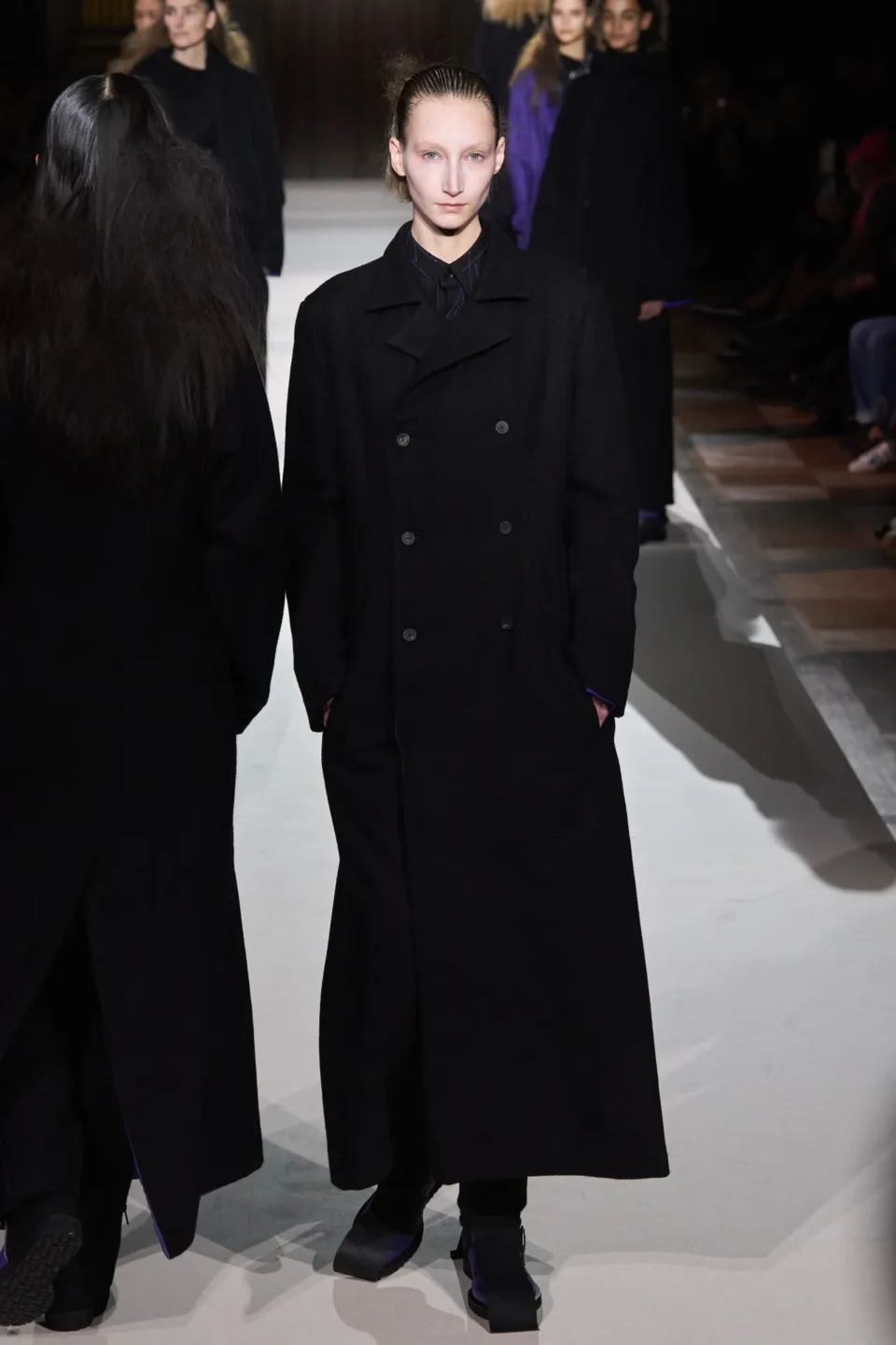 00042-yohji-yamamoto-fall-2025-ready-to-wear-credit-gorunway