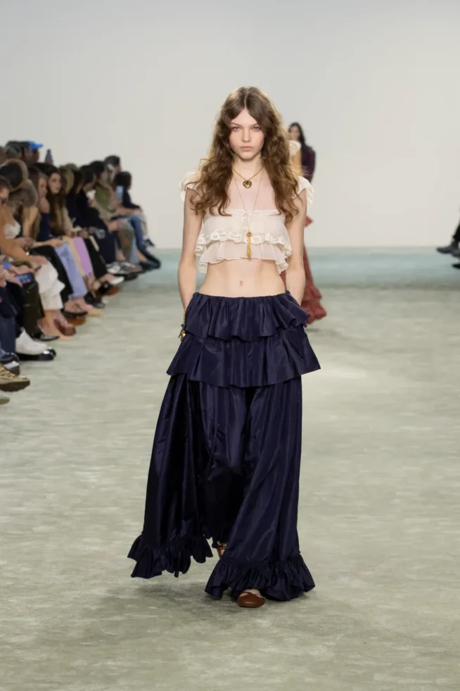 00043-chloe-fall-2025-ready-to-wear-credit-brand