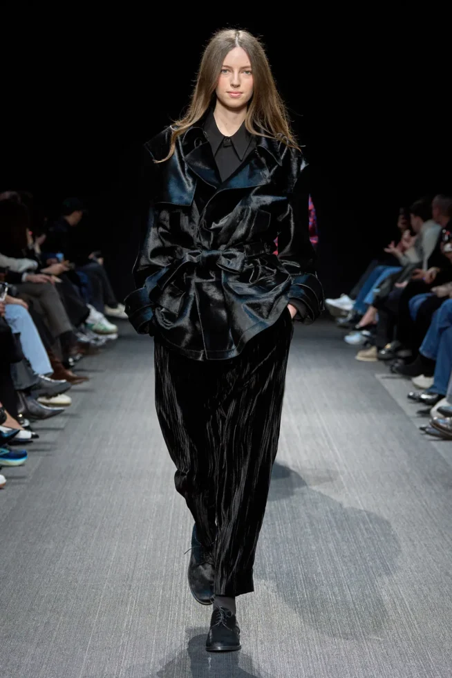 00043-emporio-armani-fall-2025-ready-to-wear-credit-gorunway