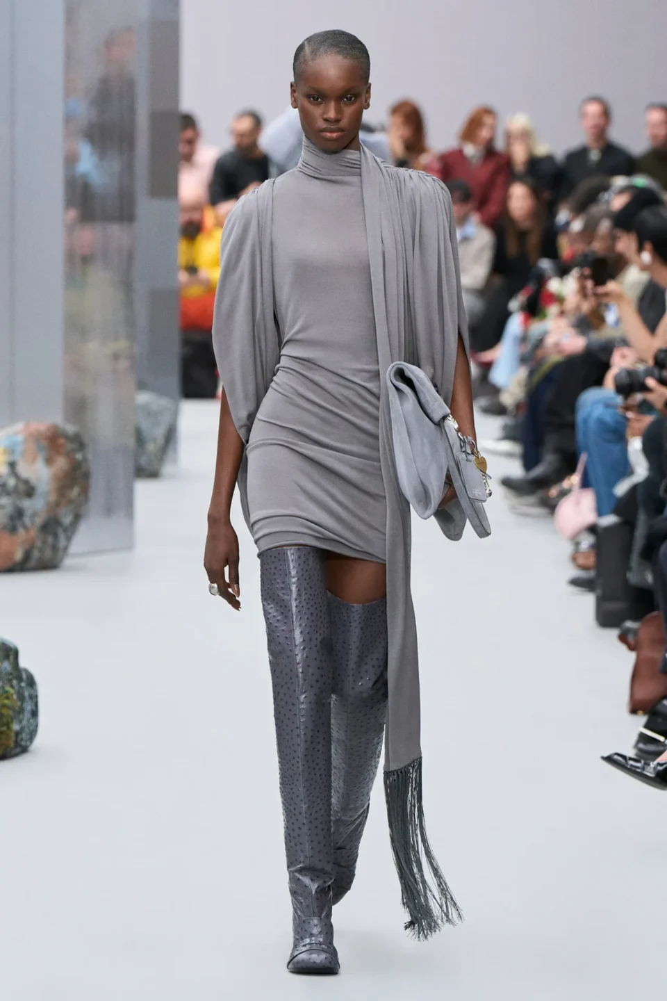 00044-acne-studios-fall-2025-ready-to-wear-credit-gorunway