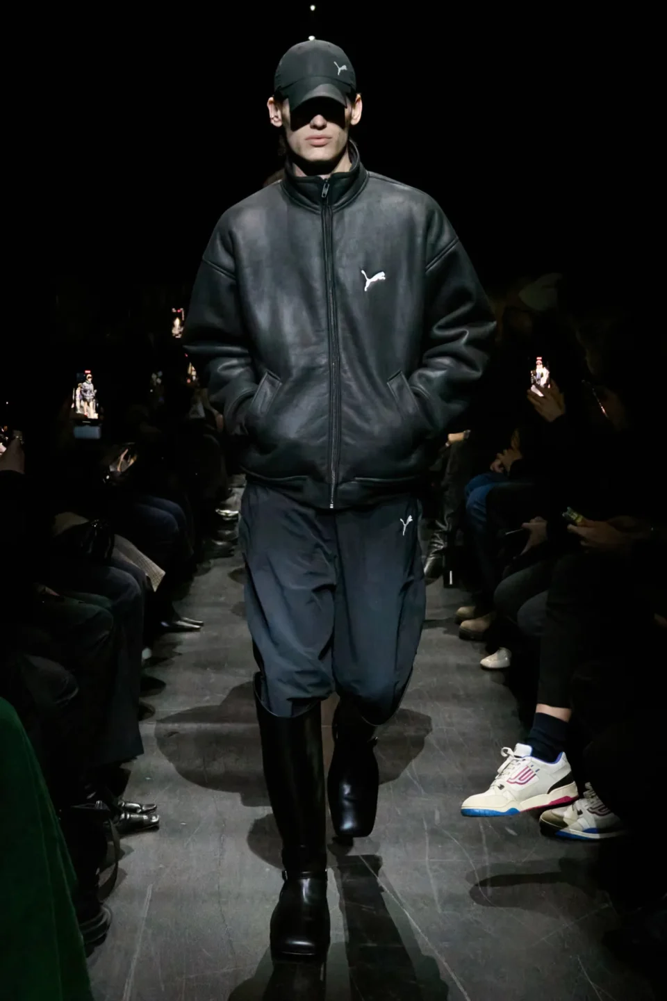 00044-balenciaga-fall-2025-ready-to-wear-credit-gorunway