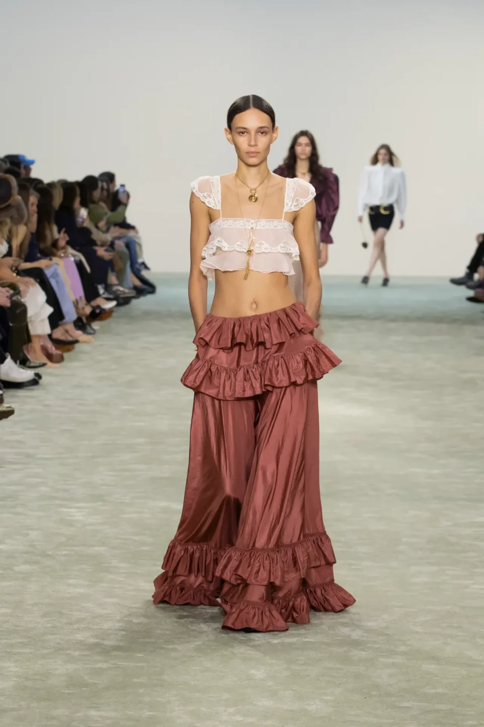 00044-chloe-fall-2025-ready-to-wear-credit-brand