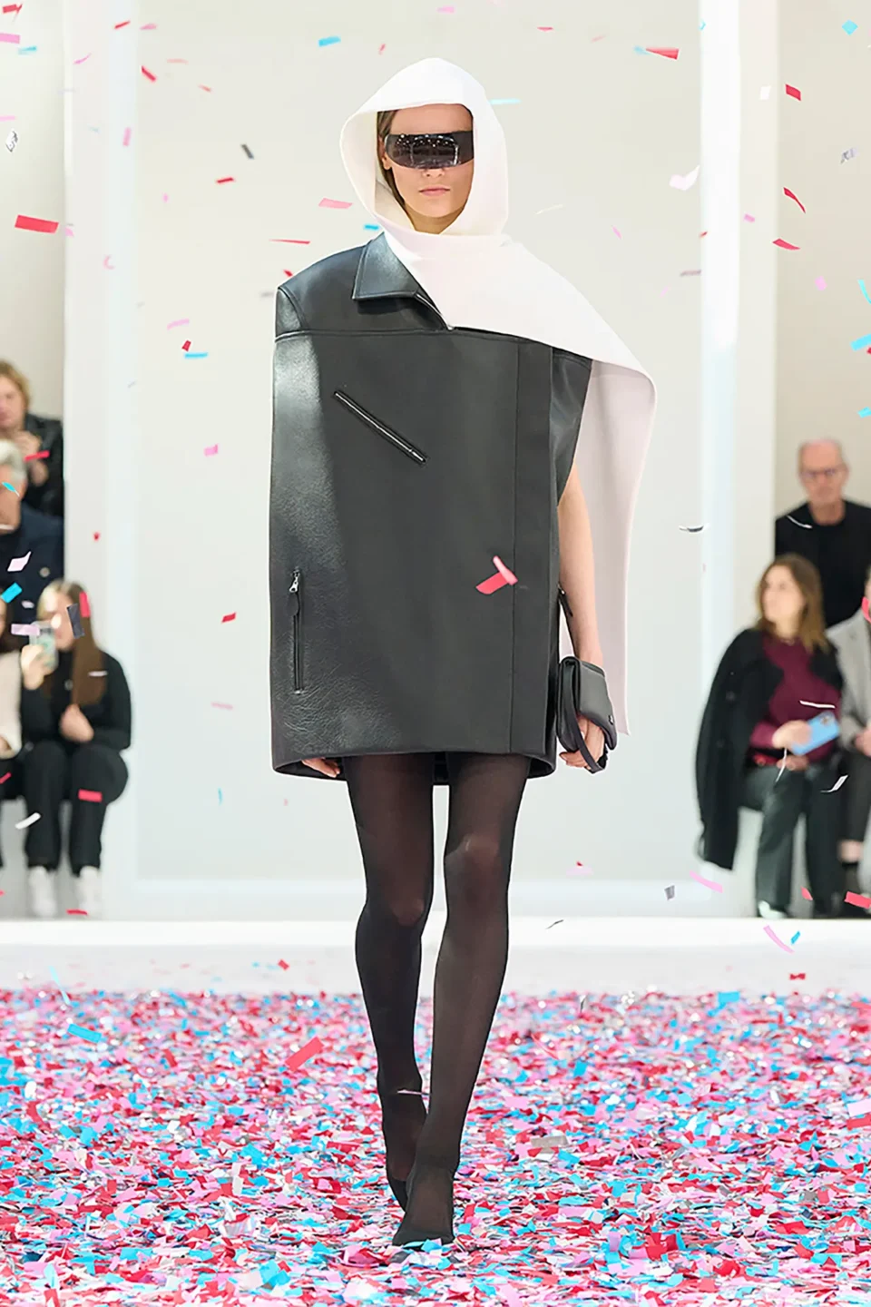 00044-courreges-fall-2025-ready-to-wear-credit-brand