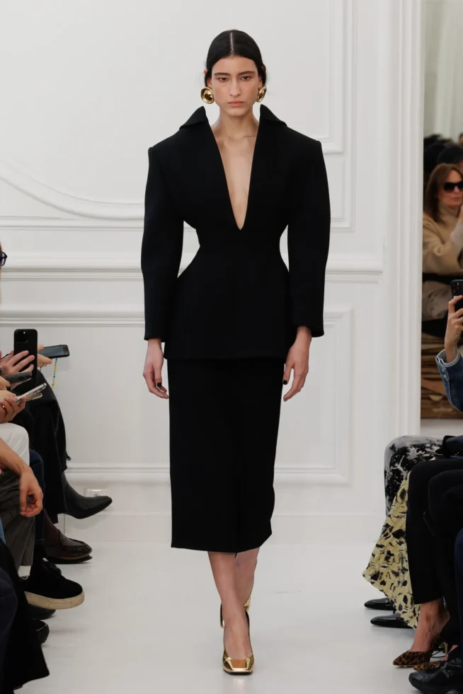 00044-givenchy-fall-2025-ready-to-wear-credit-brand