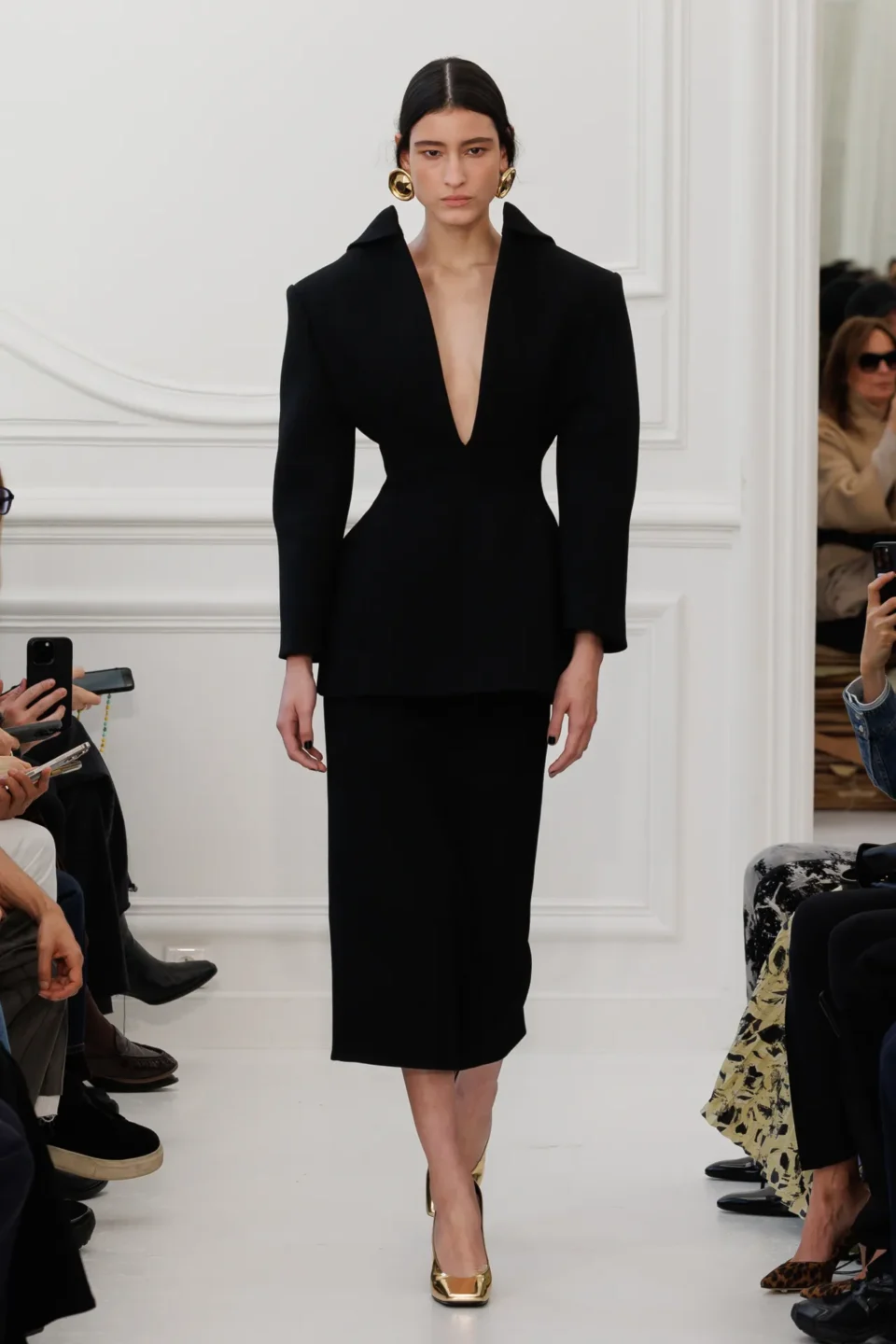 00044-givenchy-fall-2025-ready-to-wear-credit-brand