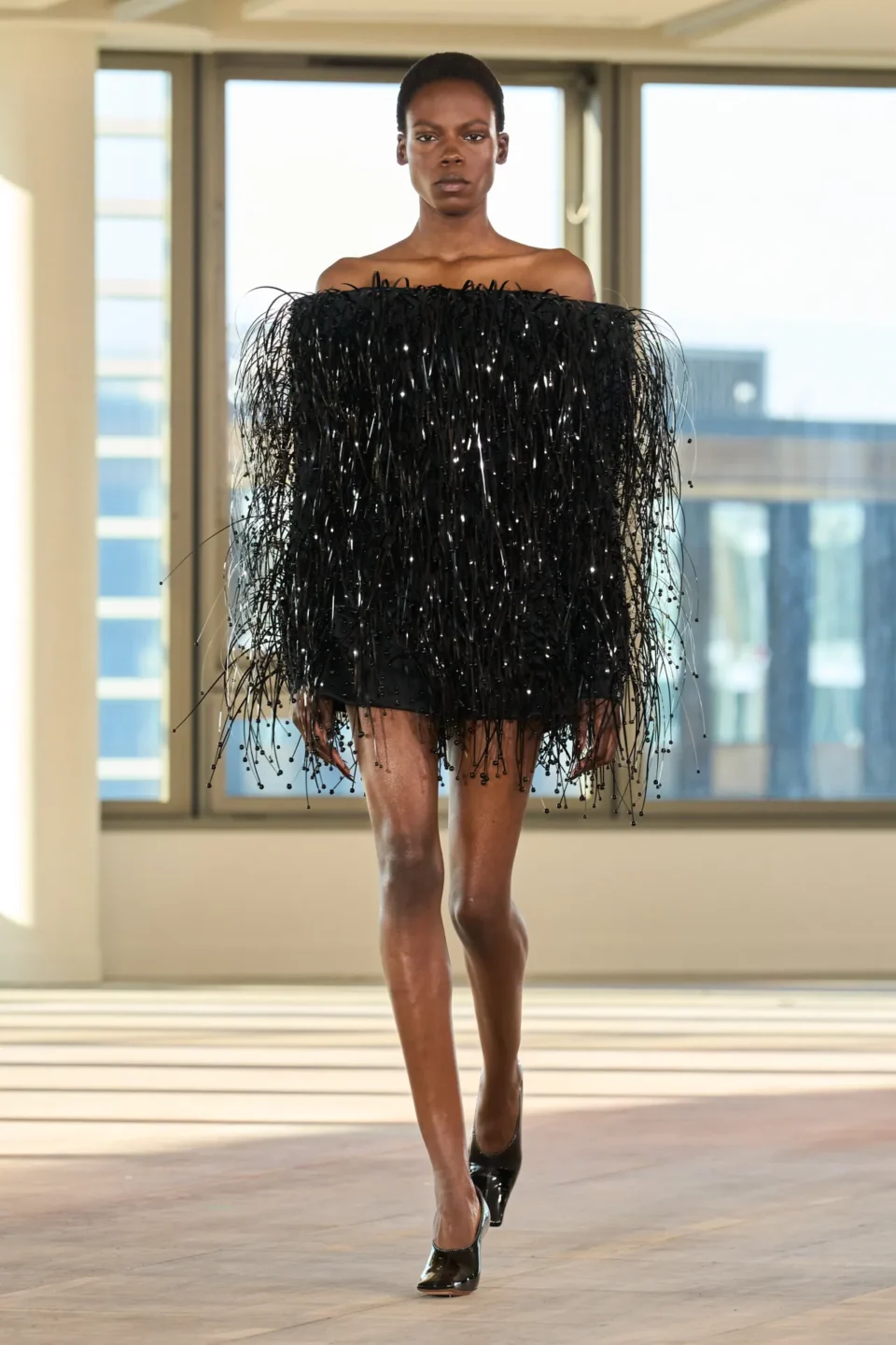 00044-stella-mccartney-fall-2025-ready-to-wear-credit-gorunway