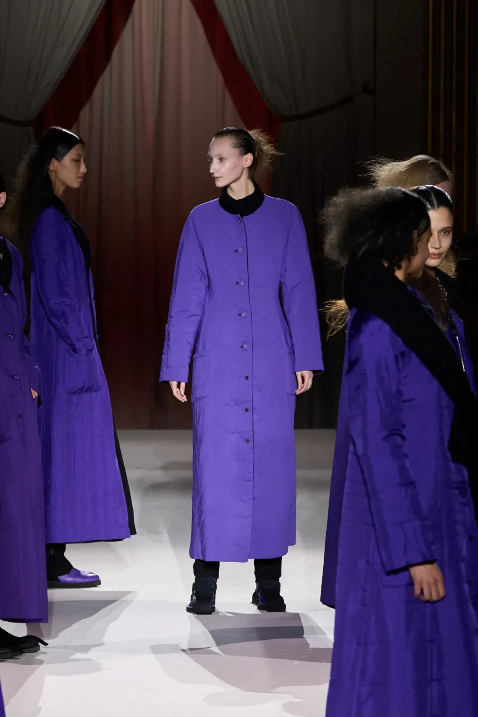 00044-yohji-yamamoto-fall-2025-ready-to-wear-credit-gorunway