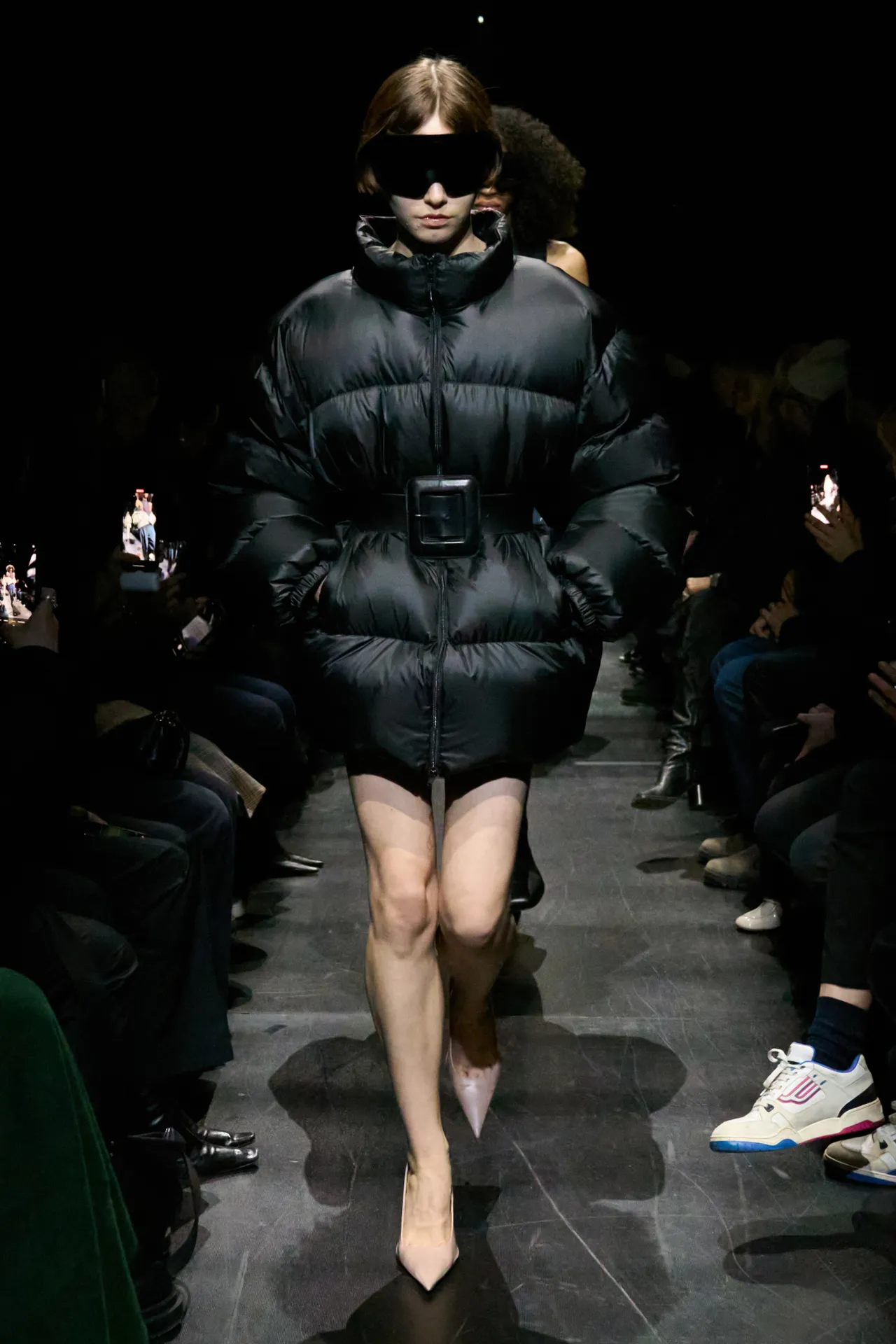 00045-balenciaga-fall-2025-ready-to-wear-credit-gorunway