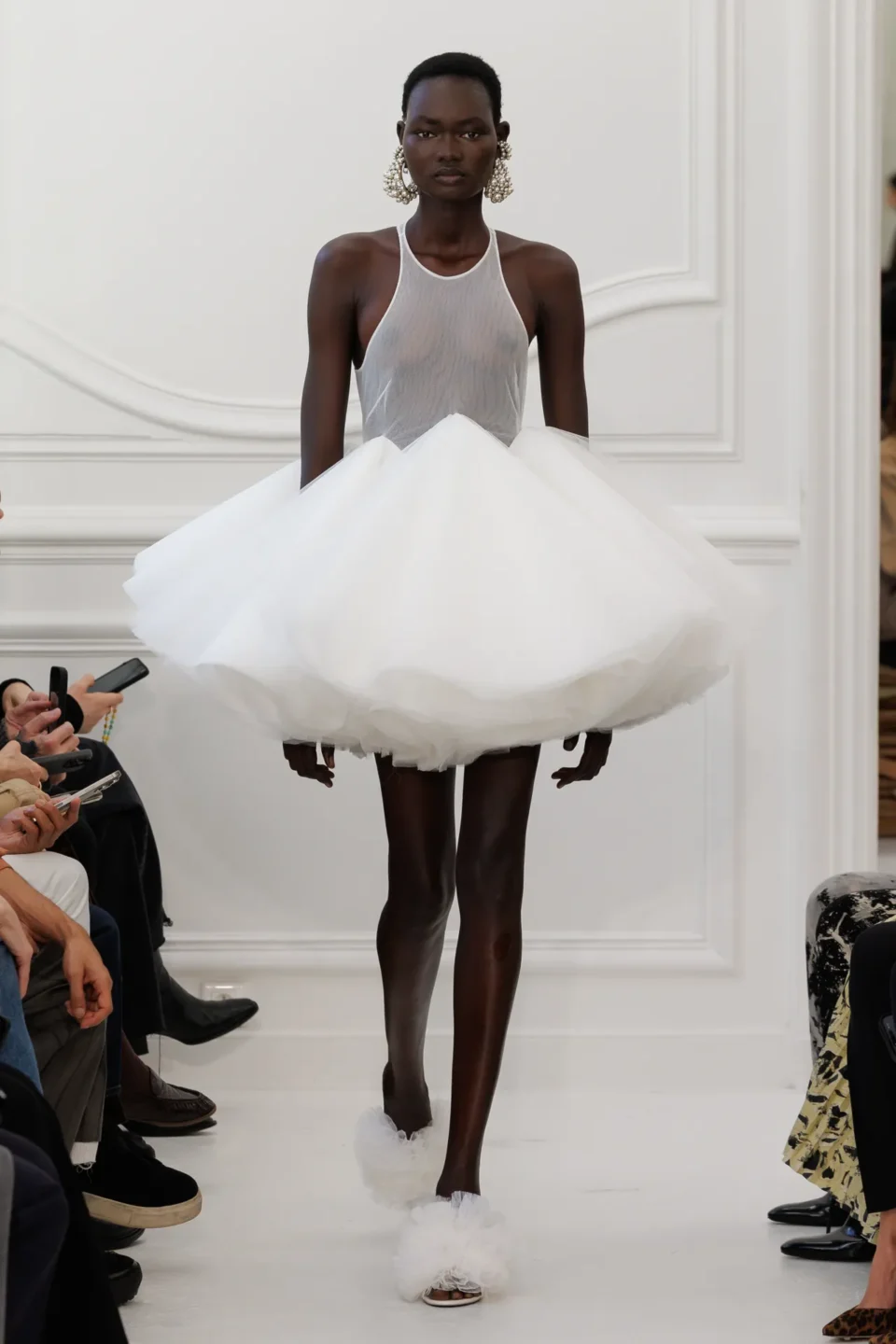 00045-givenchy-fall-2025-ready-to-wear-credit-brand