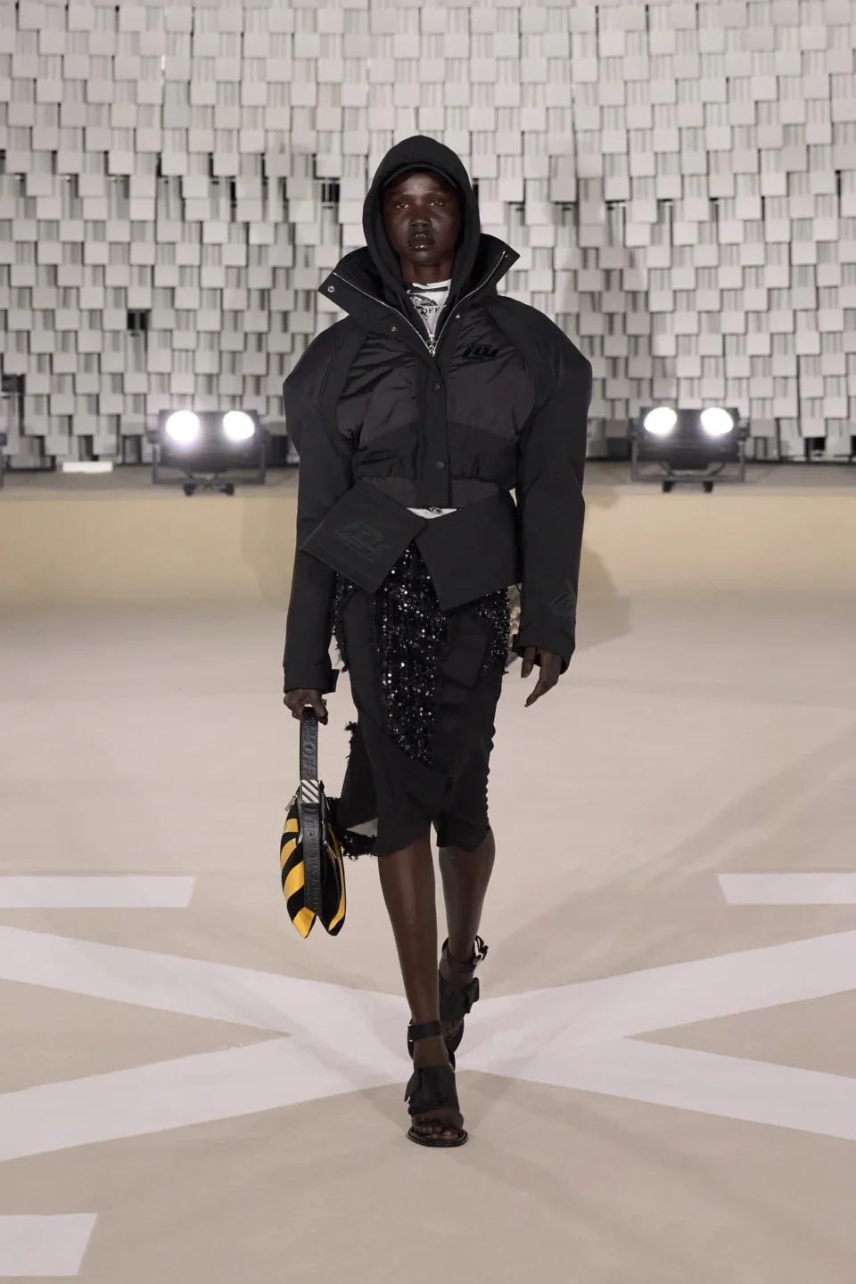 00045-off-white-fall-2025-ready-to-wear-credit-gorunway