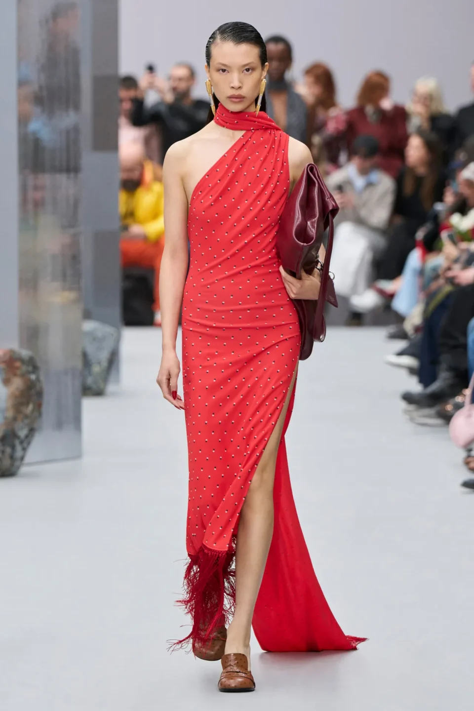 00046-acne-studios-fall-2025-ready-to-wear-credit-gorunway