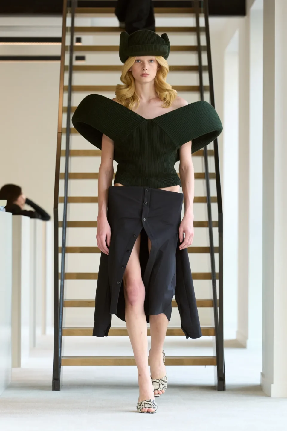 00046-duran-lantink-fall-2025-ready-to-wear-credit-gorunway