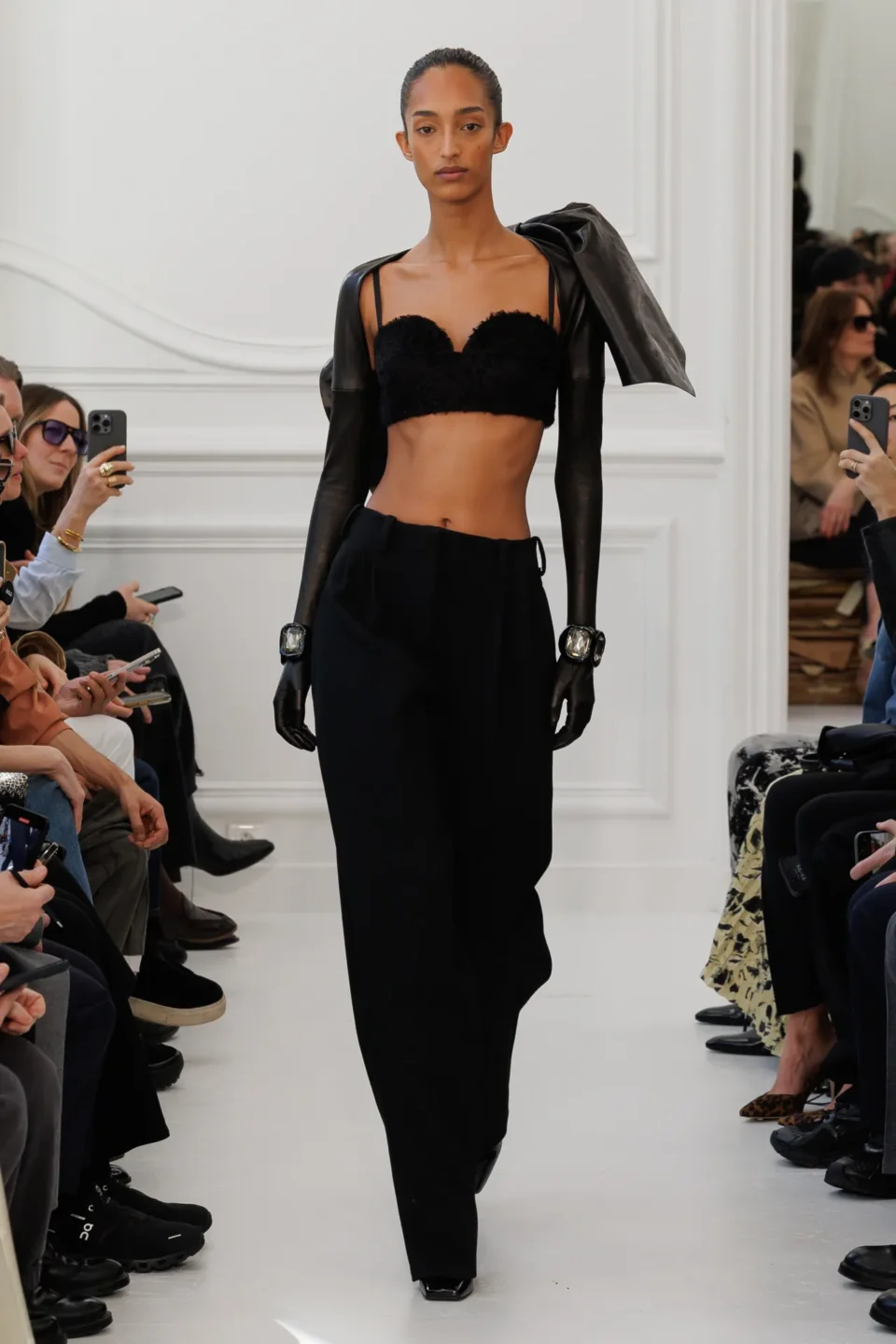 00046-givenchy-fall-2025-ready-to-wear-credit-brand