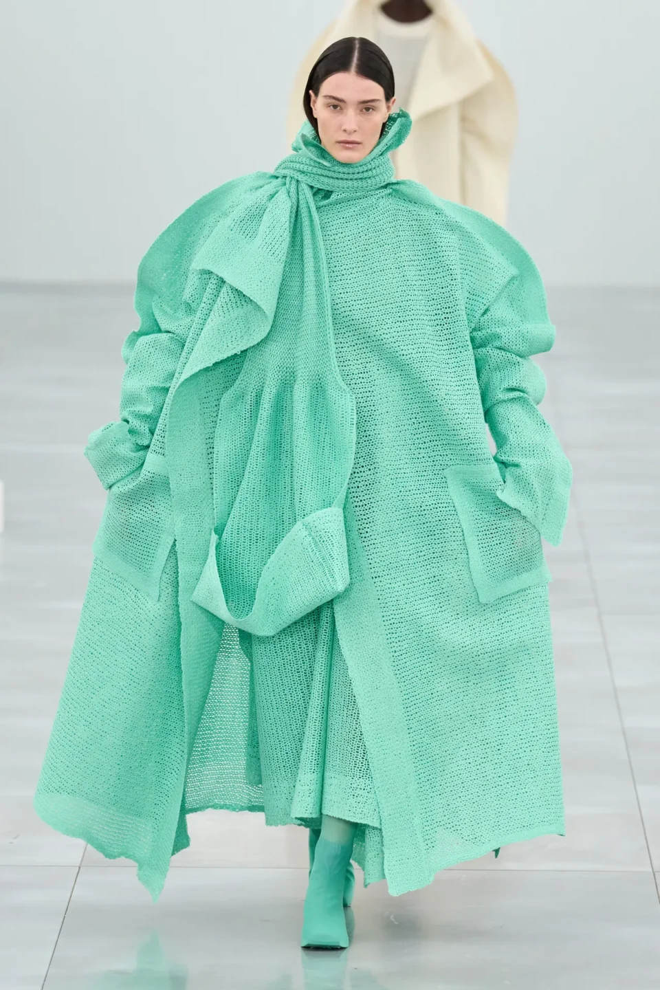 00046-issey-miyake-fall-2025-ready-to-wear-credit-gorunway