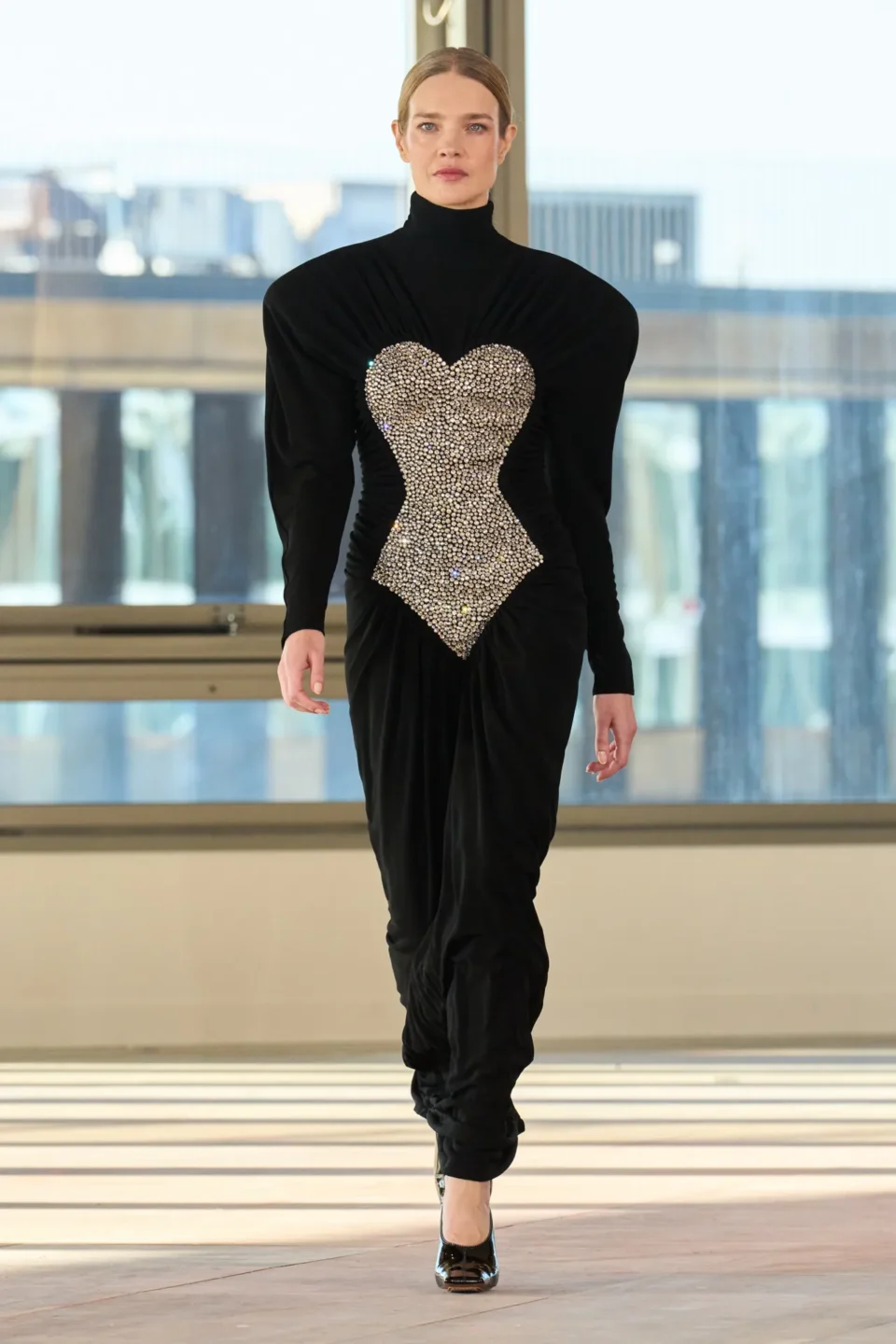 00046-stella-mccartney-fall-2025-ready-to-wear-credit-gorunway
