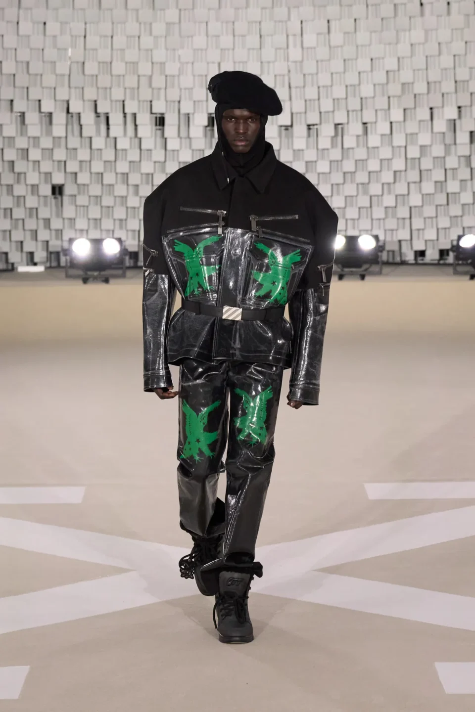 00047-off-white-fall-2025-ready-to-wear-credit-gorunway