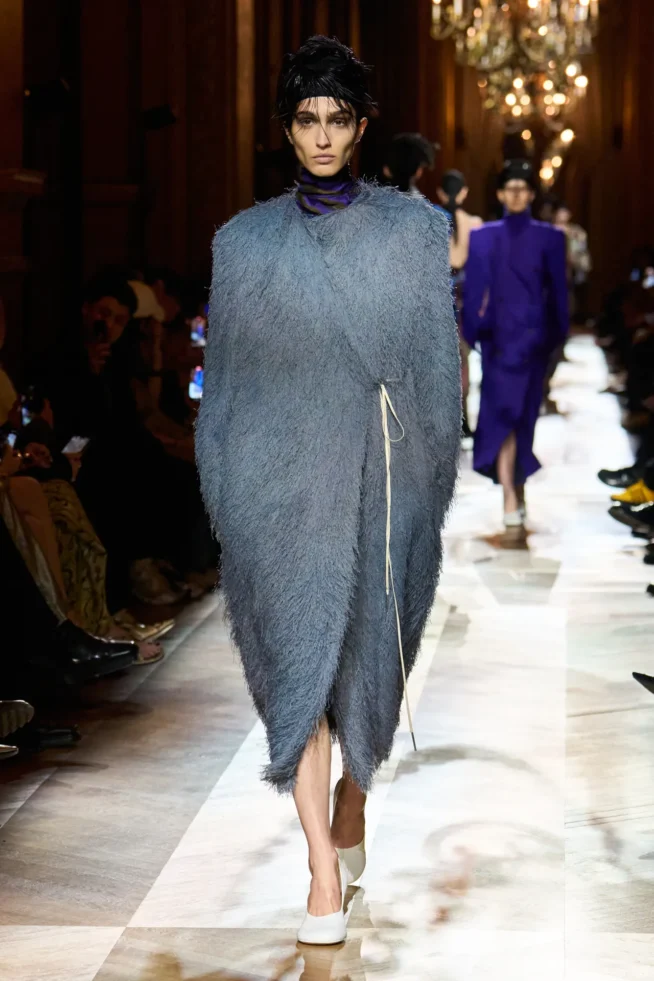 00048-dries-van-noten-fall-2025-ready-to-wear-credit-gorunway