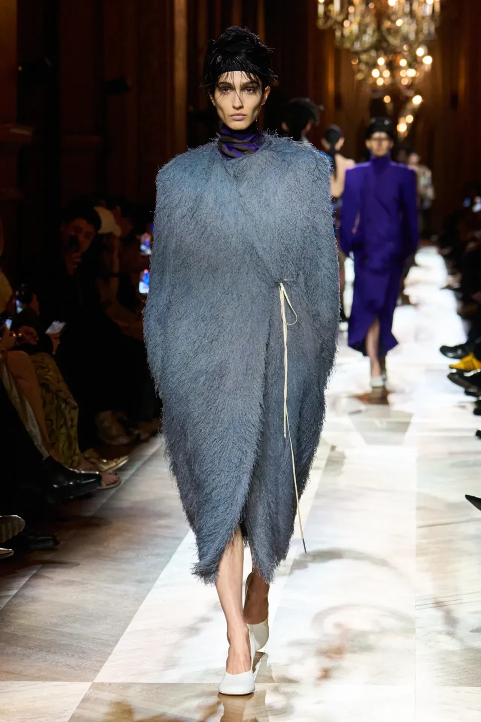 00048-dries-van-noten-fall-2025-ready-to-wear-credit-gorunway