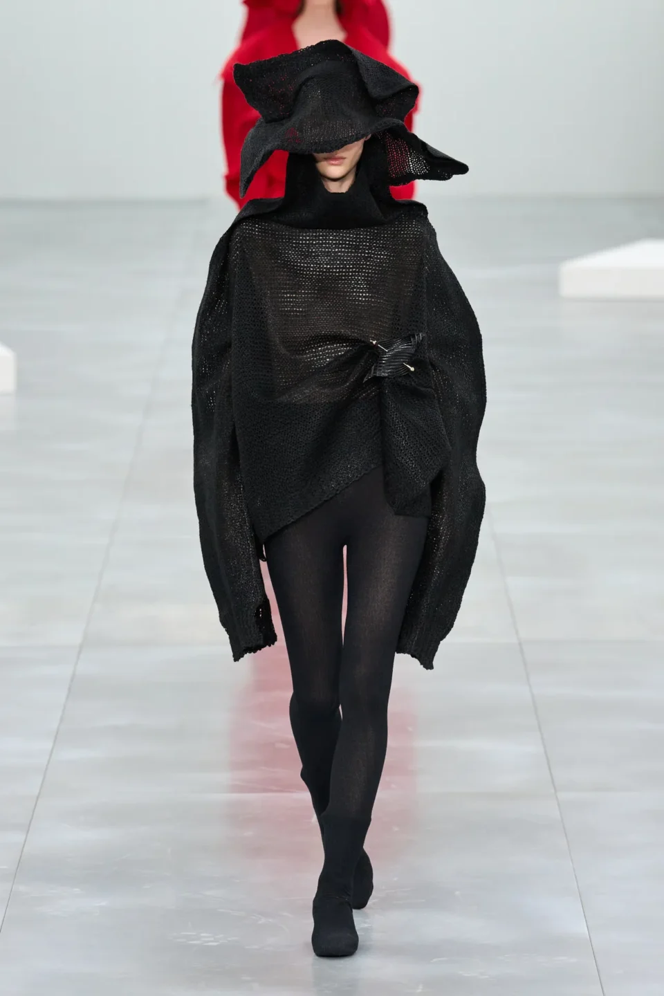 00048-issey-miyake-fall-2025-ready-to-wear-credit-gorunway