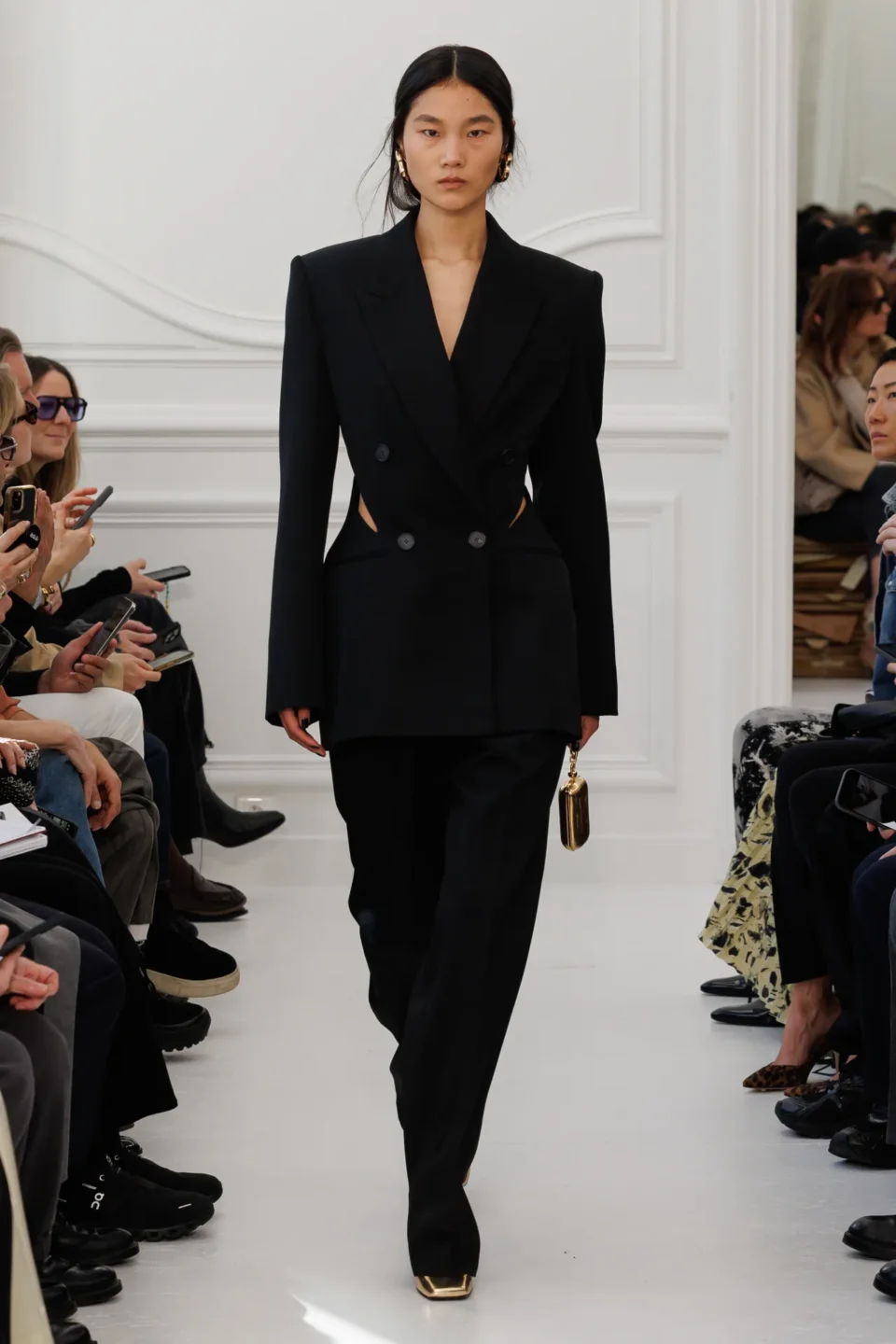 00049-givenchy-fall-2025-ready-to-wear-credit-brand