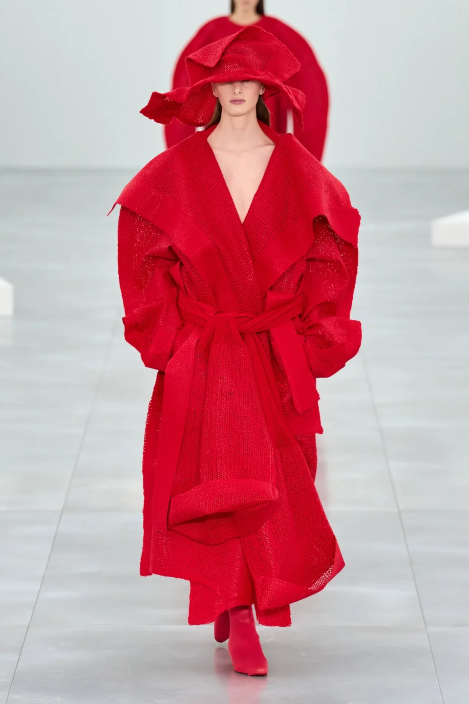 00049-issey-miyake-fall-2025-ready-to-wear-credit-gorunway