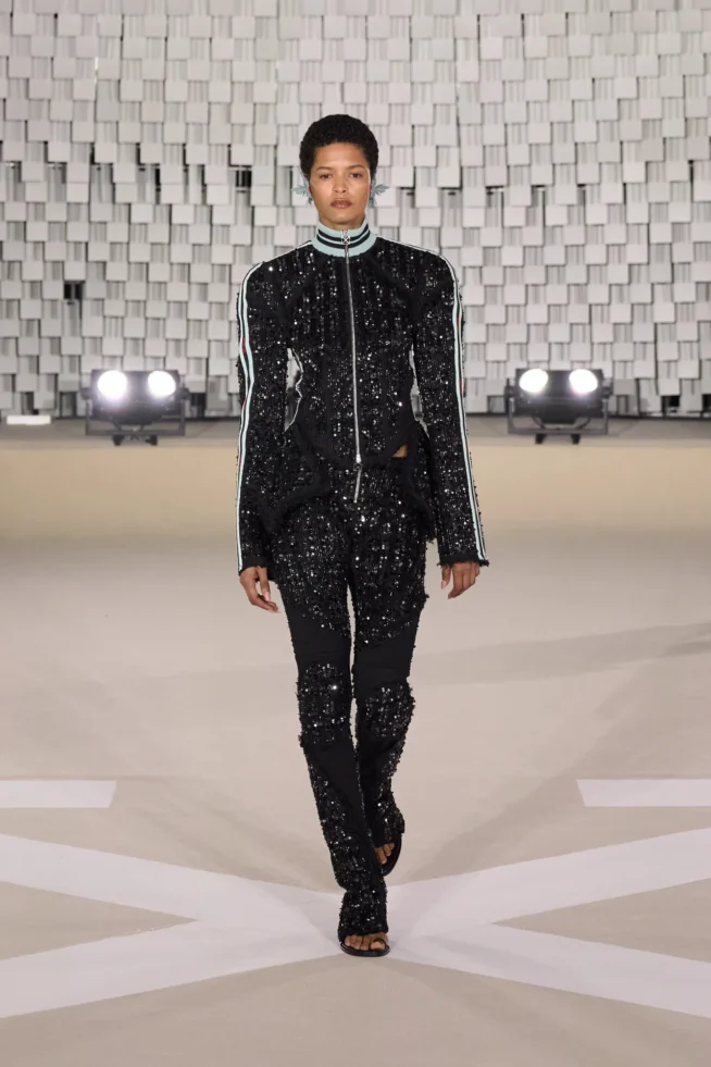 00049-off-white-fall-2025-ready-to-wear-credit-gorunway