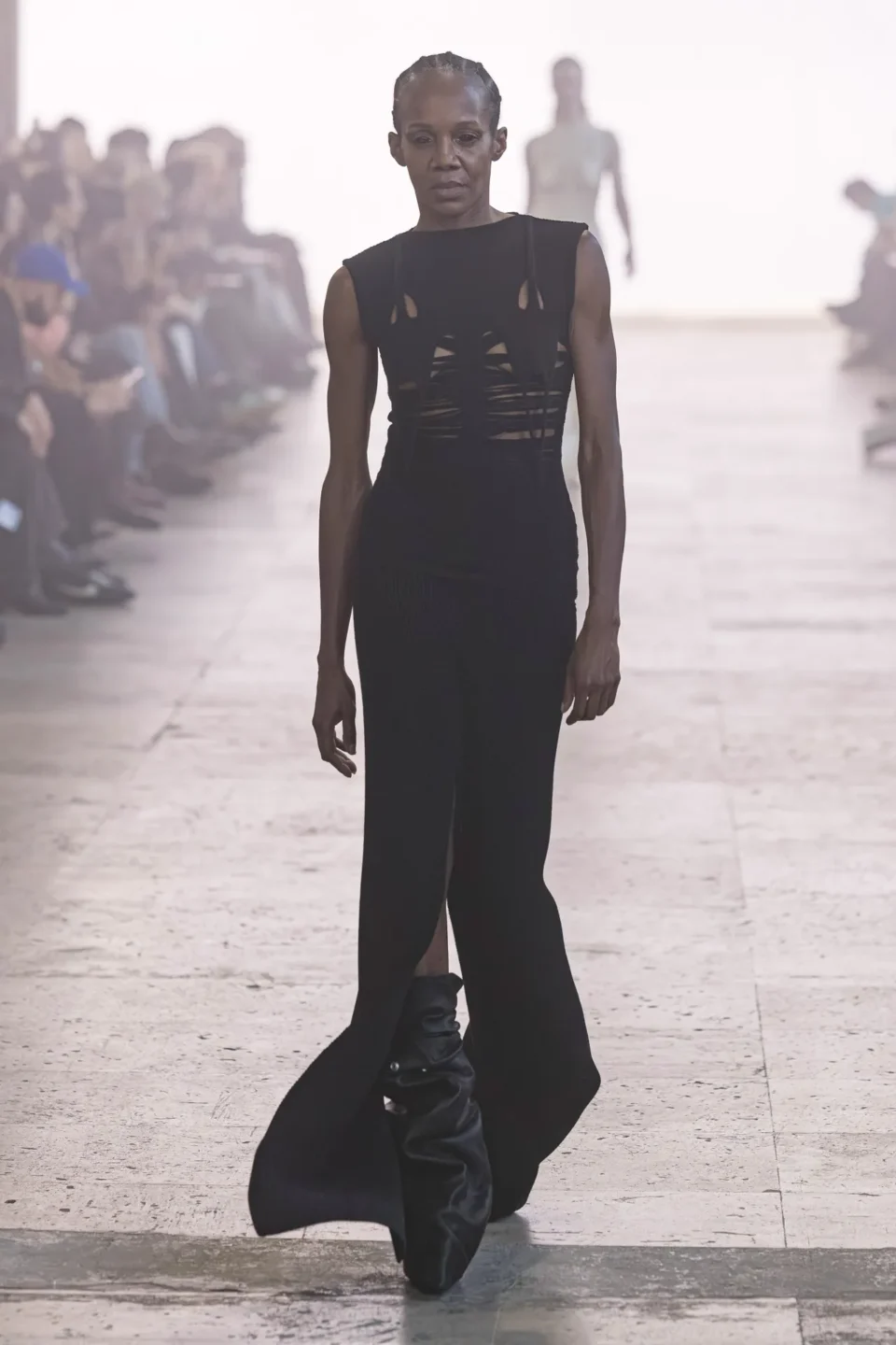 00049-rick-owens-fall-2025-ready-to-wear-credit-brand