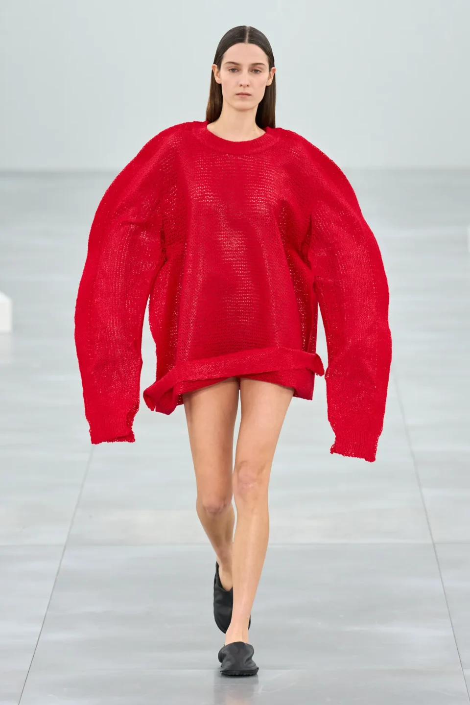 00050-issey-miyake-fall-2025-ready-to-wear-credit-gorunway