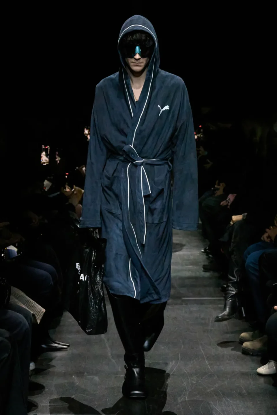 00052-balenciaga-fall-2025-ready-to-wear-credit-gorunway