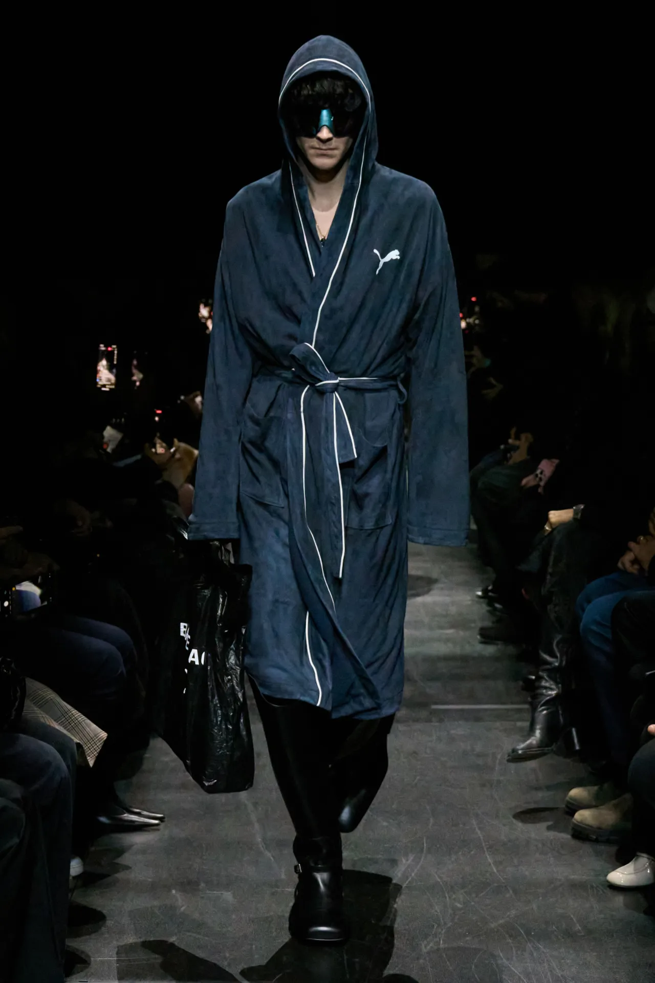 00052-balenciaga-fall-2025-ready-to-wear-credit-gorunway