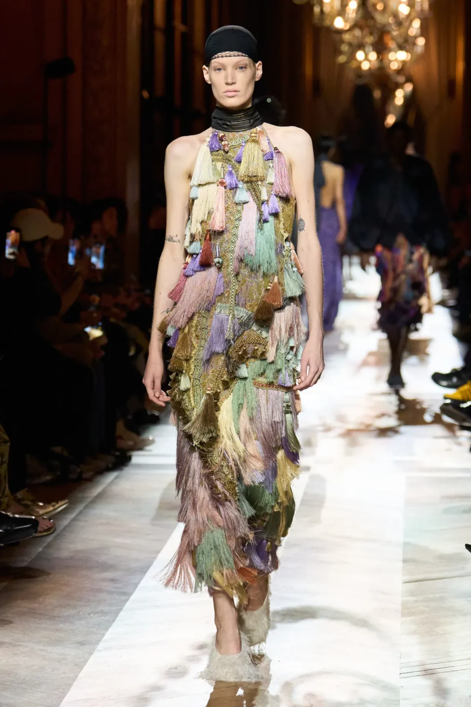 00053-dries-van-noten-fall-2025-ready-to-wear-credit-gorunway