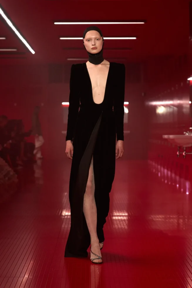 00053-valentino-fall-2025-ready-to-wear-credit-gorunway