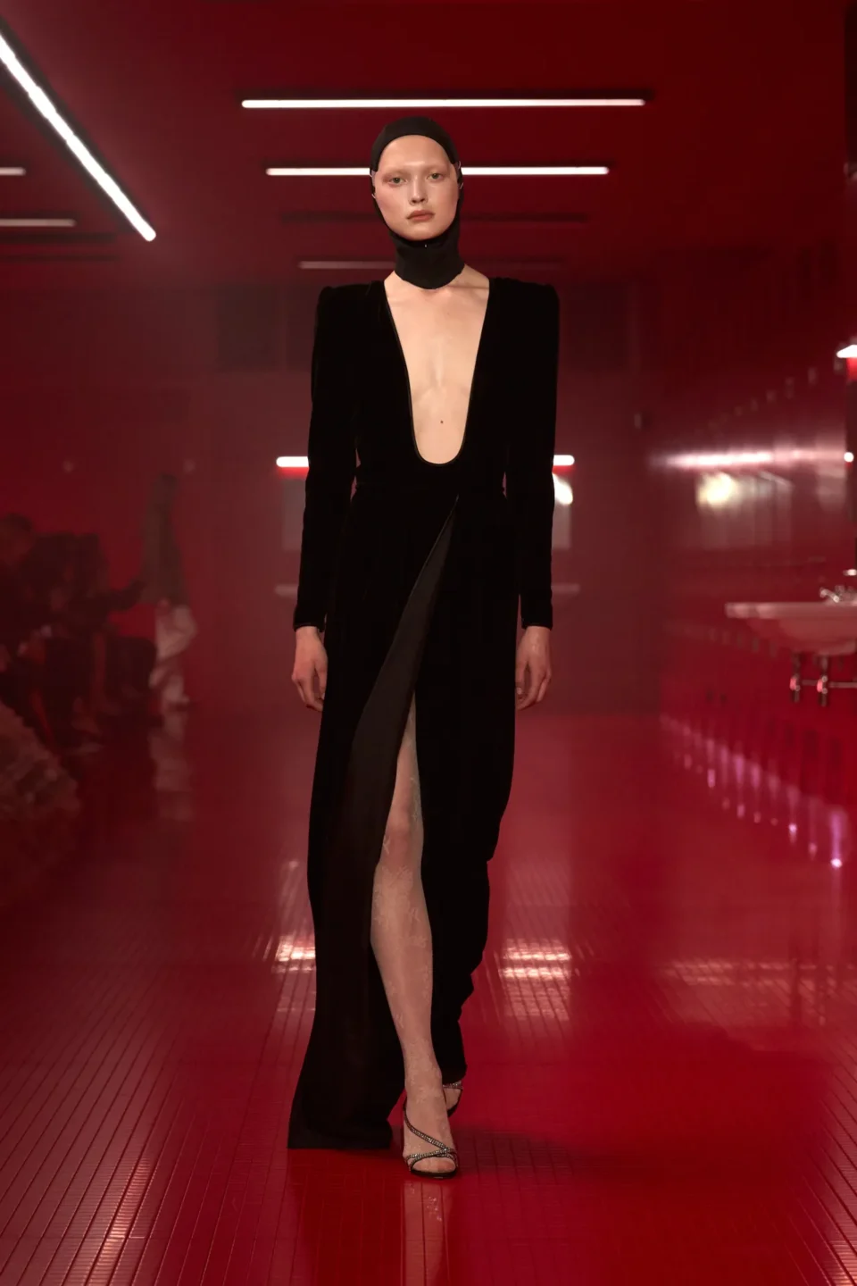 00053-valentino-fall-2025-ready-to-wear-credit-gorunway