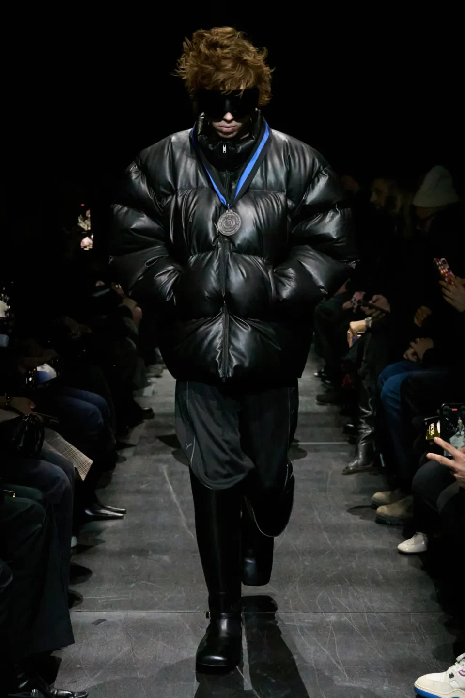 00054-balenciaga-fall-2025-ready-to-wear-credit-gorunway