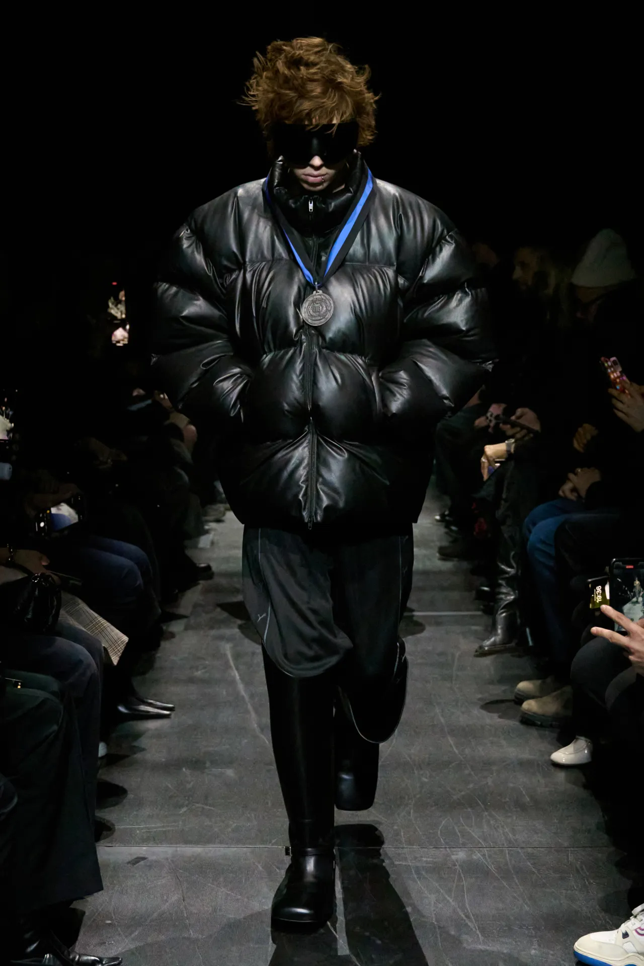 00054-balenciaga-fall-2025-ready-to-wear-credit-gorunway