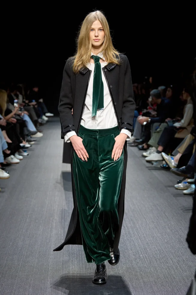 00054-emporio-armani-fall-2025-ready-to-wear-credit-gorunway