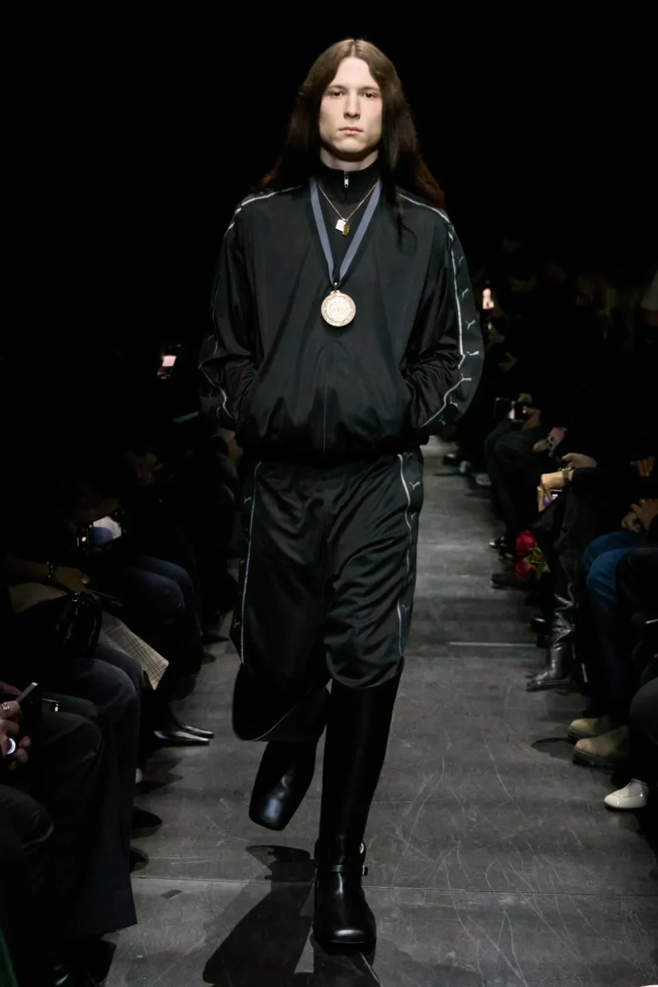 00056-balenciaga-fall-2025-ready-to-wear-credit-gorunway