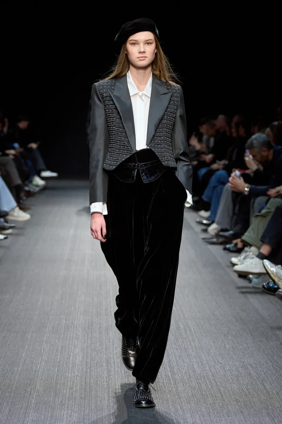 00058-emporio-armani-fall-2025-ready-to-wear-credit-gorunway