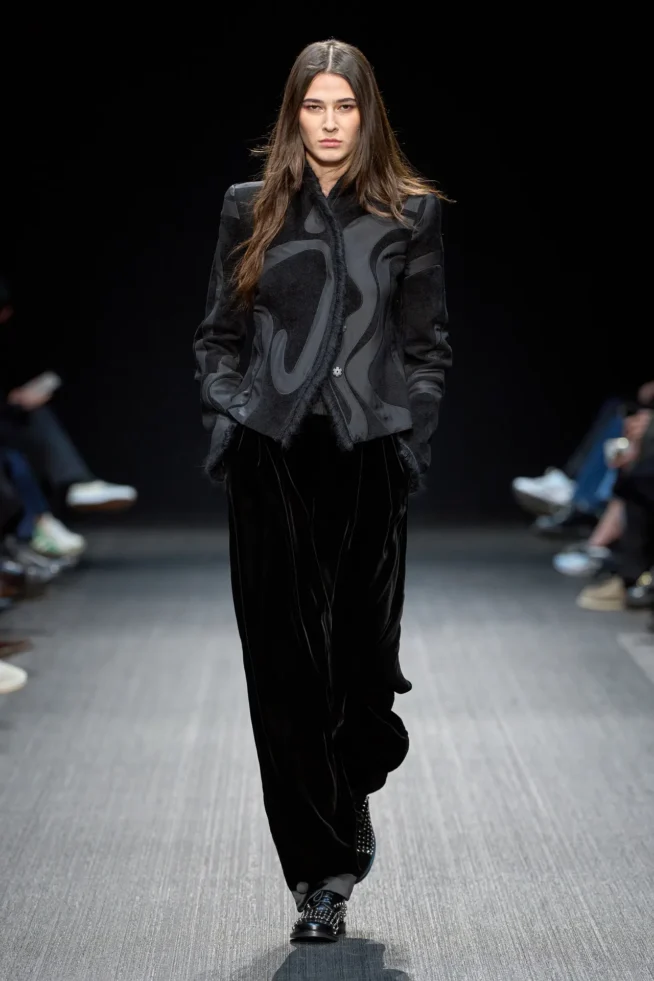 00059-emporio-armani-fall-2025-ready-to-wear-credit-gorunway