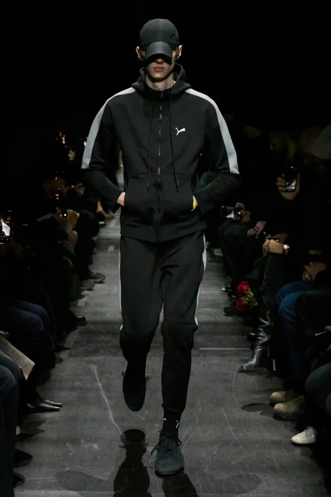 00060-balenciaga-fall-2025-ready-to-wear-credit-gorunway