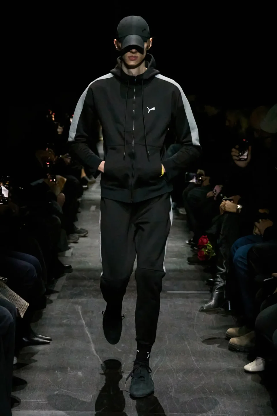 00060-balenciaga-fall-2025-ready-to-wear-credit-gorunway