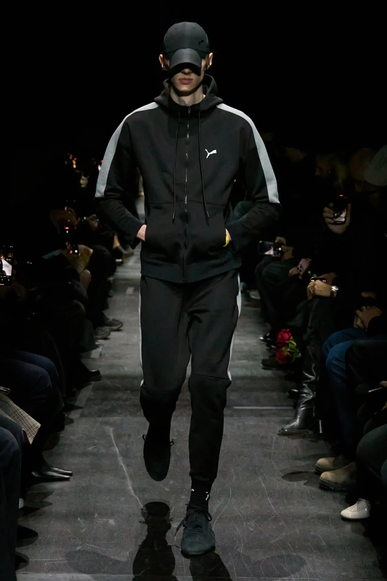00060-balenciaga-fall-2025-ready-to-wear-credit-gorunway