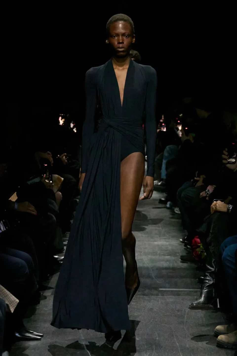 00063-balenciaga-fall-2025-ready-to-wear-credit-gorunway