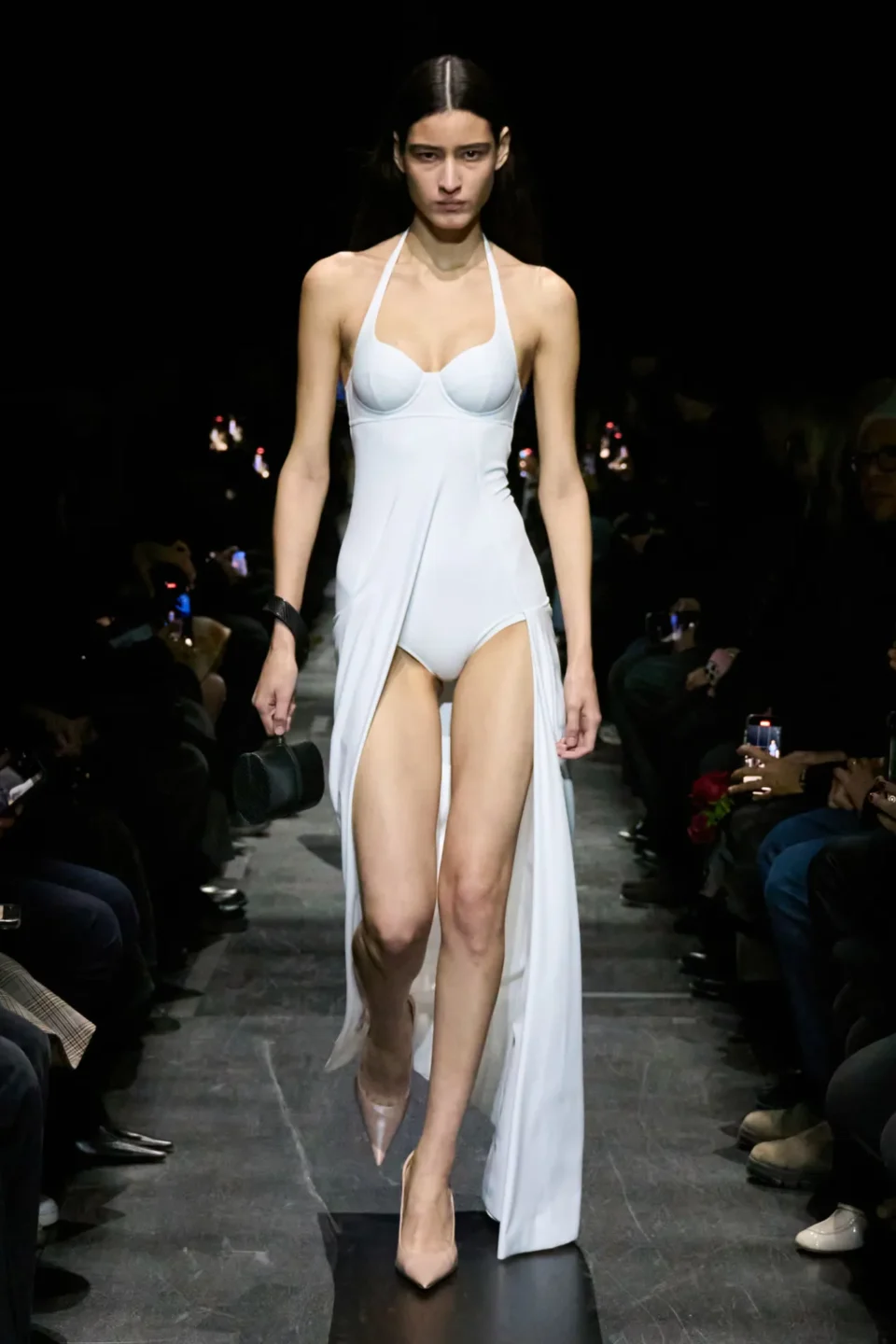 00069-balenciaga-fall-2025-ready-to-wear-credit-gorunway