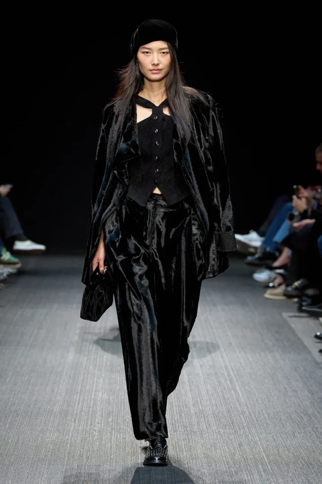 00070-emporio-armani-fall-2025-ready-to-wear-credit-gorunway