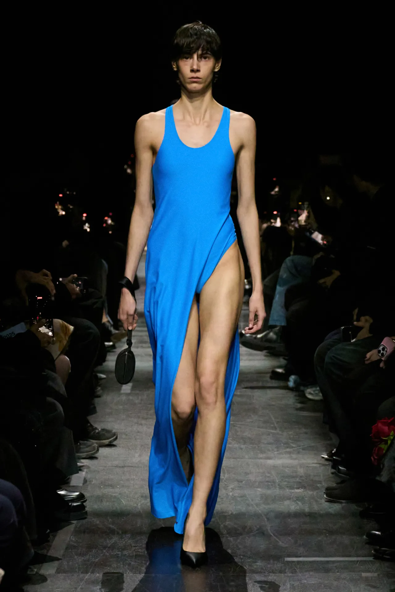 00071-balenciaga-fall-2025-ready-to-wear-credit-gorunway