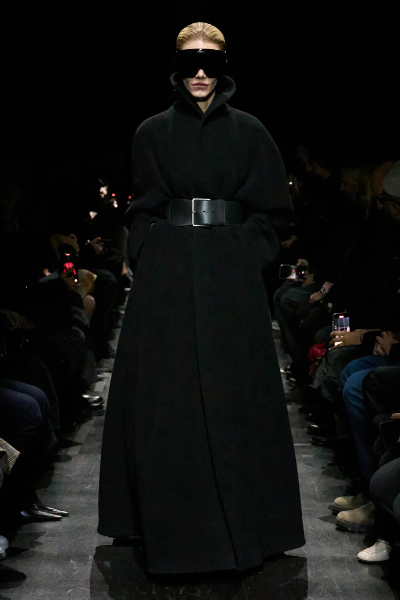 00072-balenciaga-fall-2025-ready-to-wear-credit-gorunway