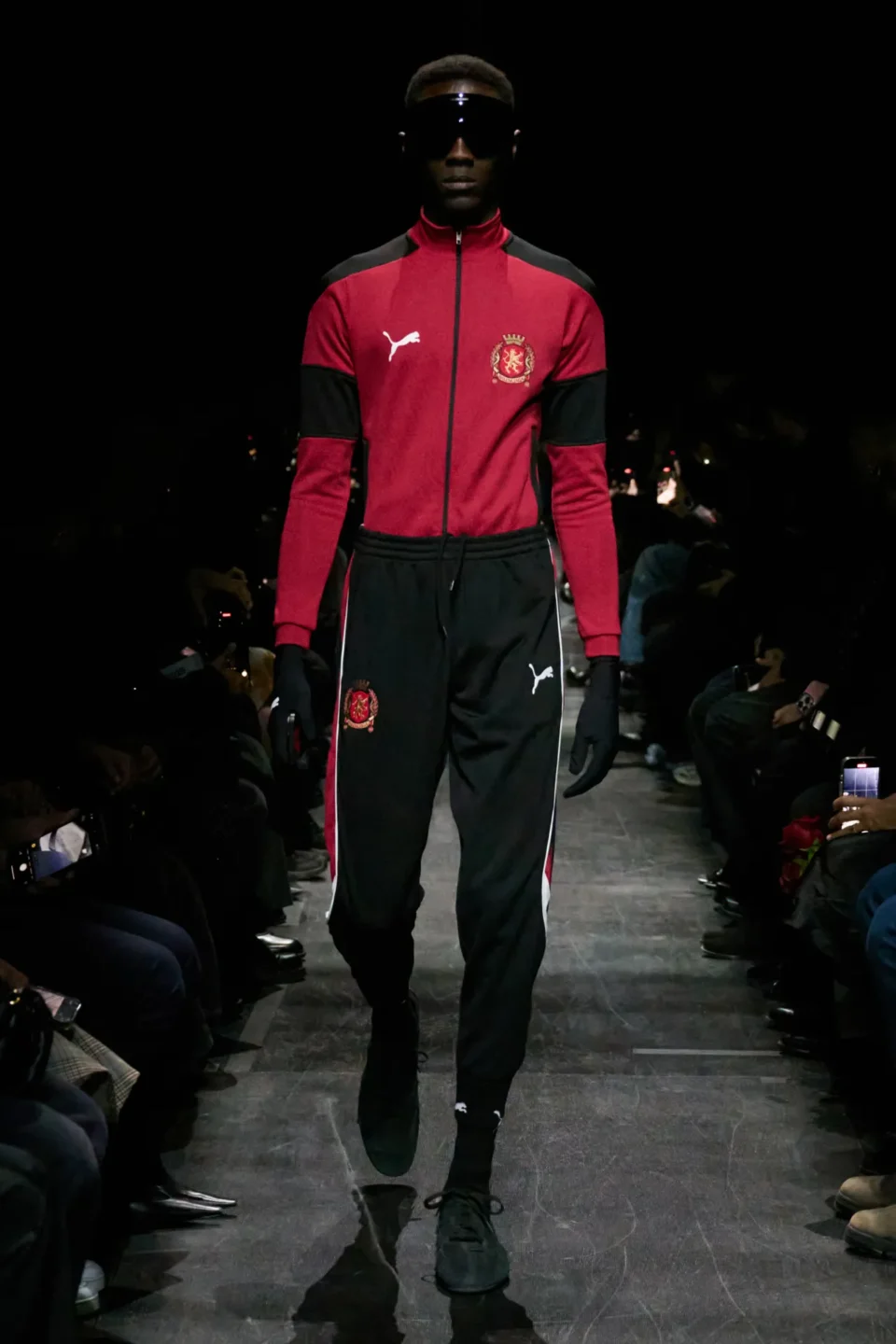 00073-balenciaga-fall-2025-ready-to-wear-credit-gorunway